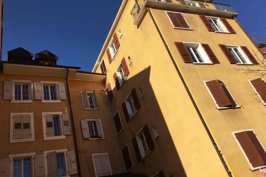 Centre Lausanne 2 Pieces Luaran gambar